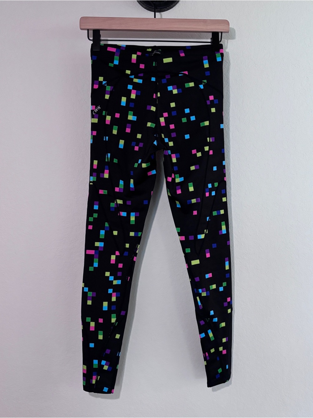 CW-X Pixel Print Compression Leggings Size M Y2K Retro Athletic - Picture 2 of 8